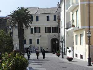 Xtrallusion photo gallery of Italy. Photos, pictures, images and photographs of the Italian Rivieras, the Italian Lakes, the Italian Alps, the Cinque Terre, the Amalfi coast and some of the most beautiful corners of Italy. Plus photos of Italian cities such as Pisa, Milan, Genoa and Rome.